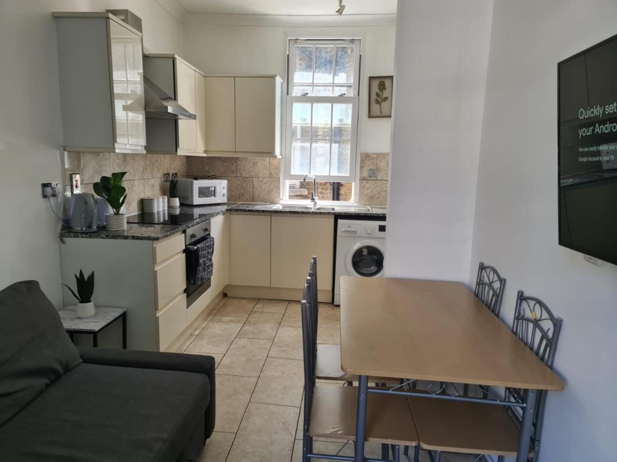 "Bright & Spacious" 3 Bedroom Flat By Kings Cross, St Pancras Station!!!!64 Лондон Екстериор снимка