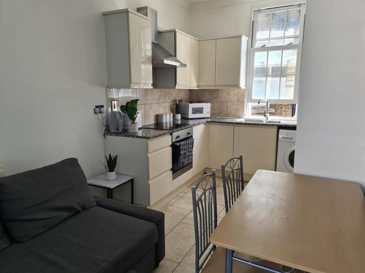 "Bright & Spacious" 3 Bedroom Flat By Kings Cross, St Pancras Station!!!!64 Лондон Екстериор снимка