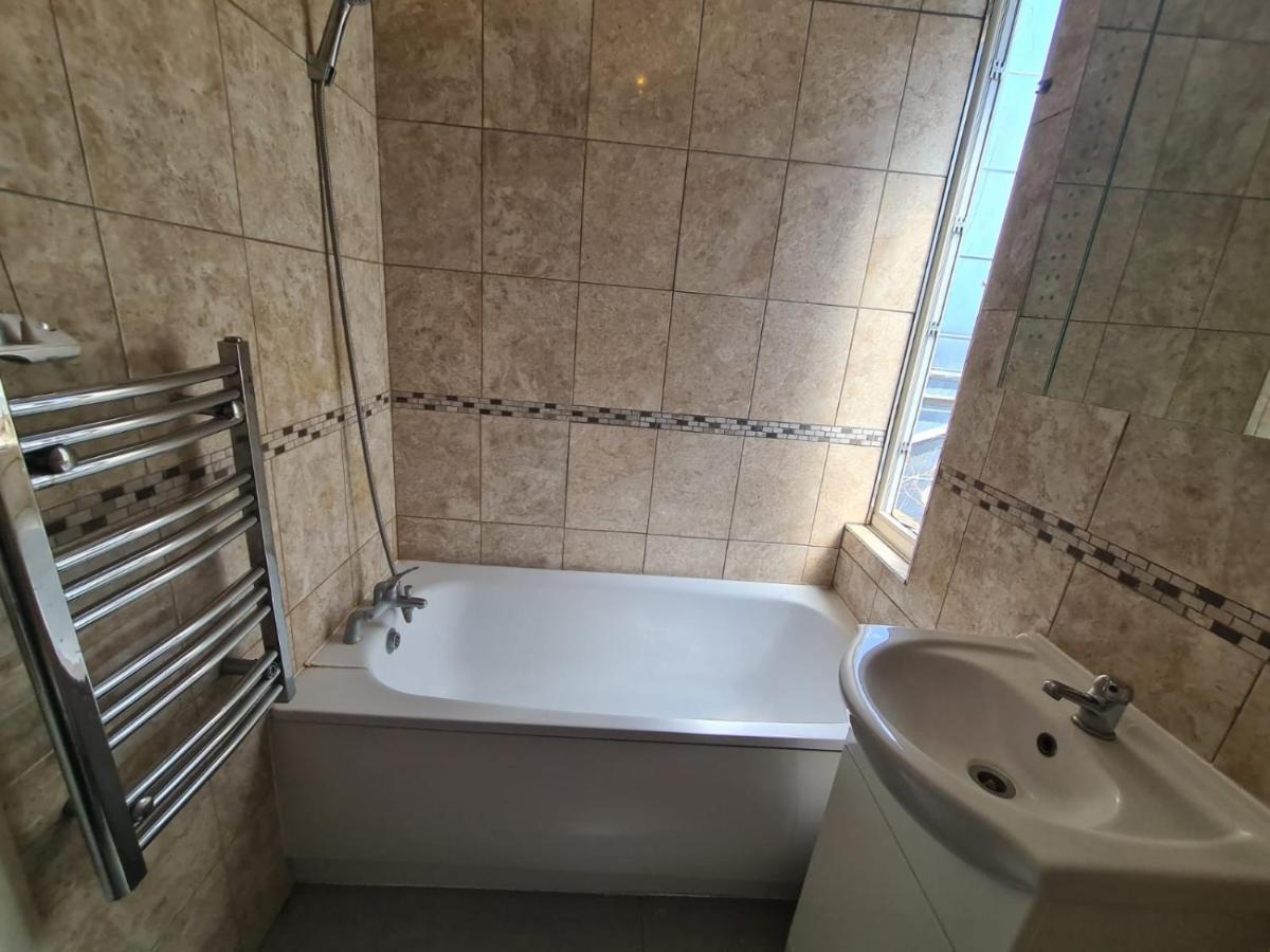 "Bright & Spacious" 3 Bedroom Flat By Kings Cross, St Pancras Station!!!!64 Лондон Екстериор снимка