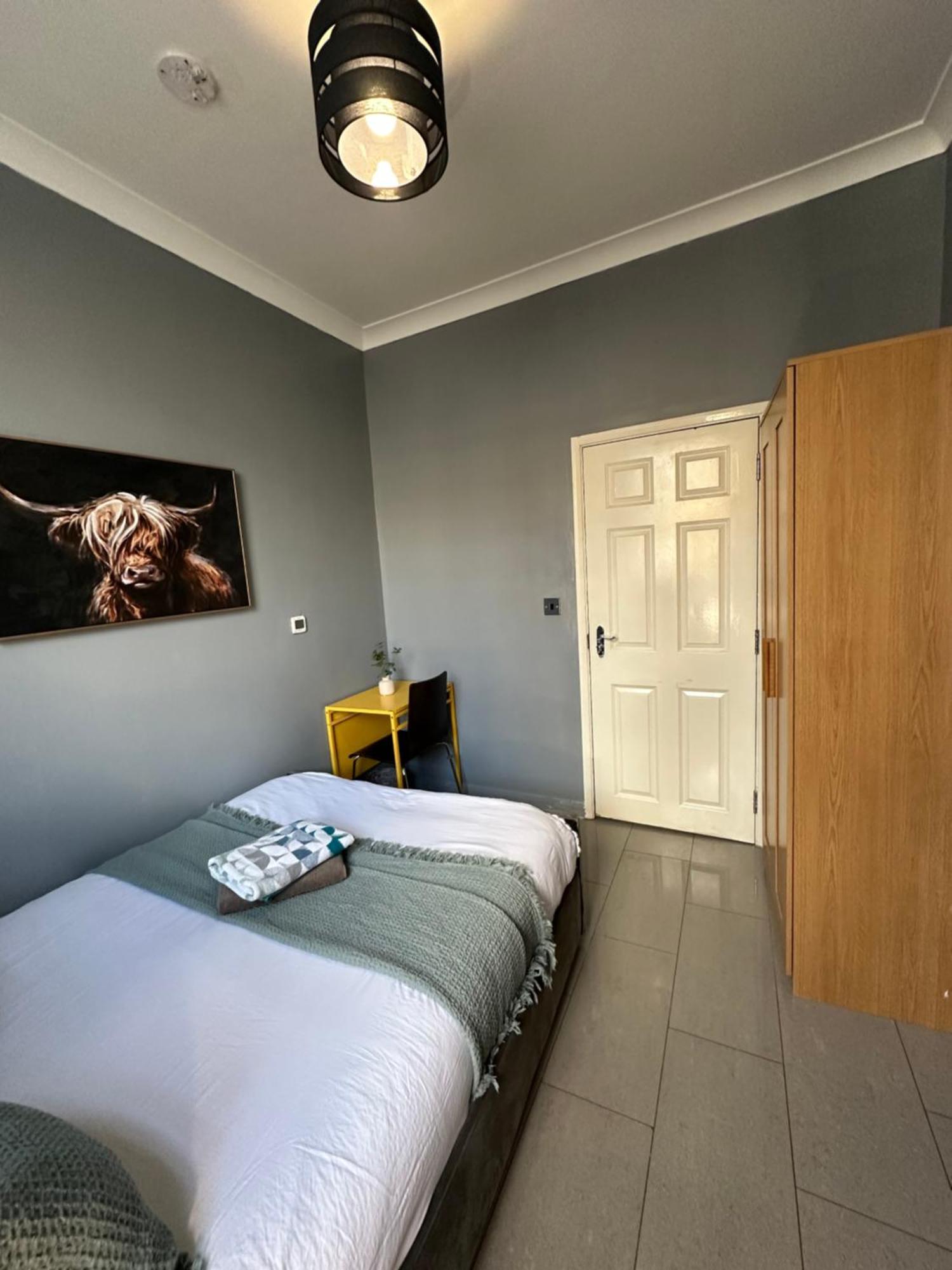 "Bright & Spacious" 3 Bedroom Flat By Kings Cross, St Pancras Station!!!!64 Лондон Екстериор снимка