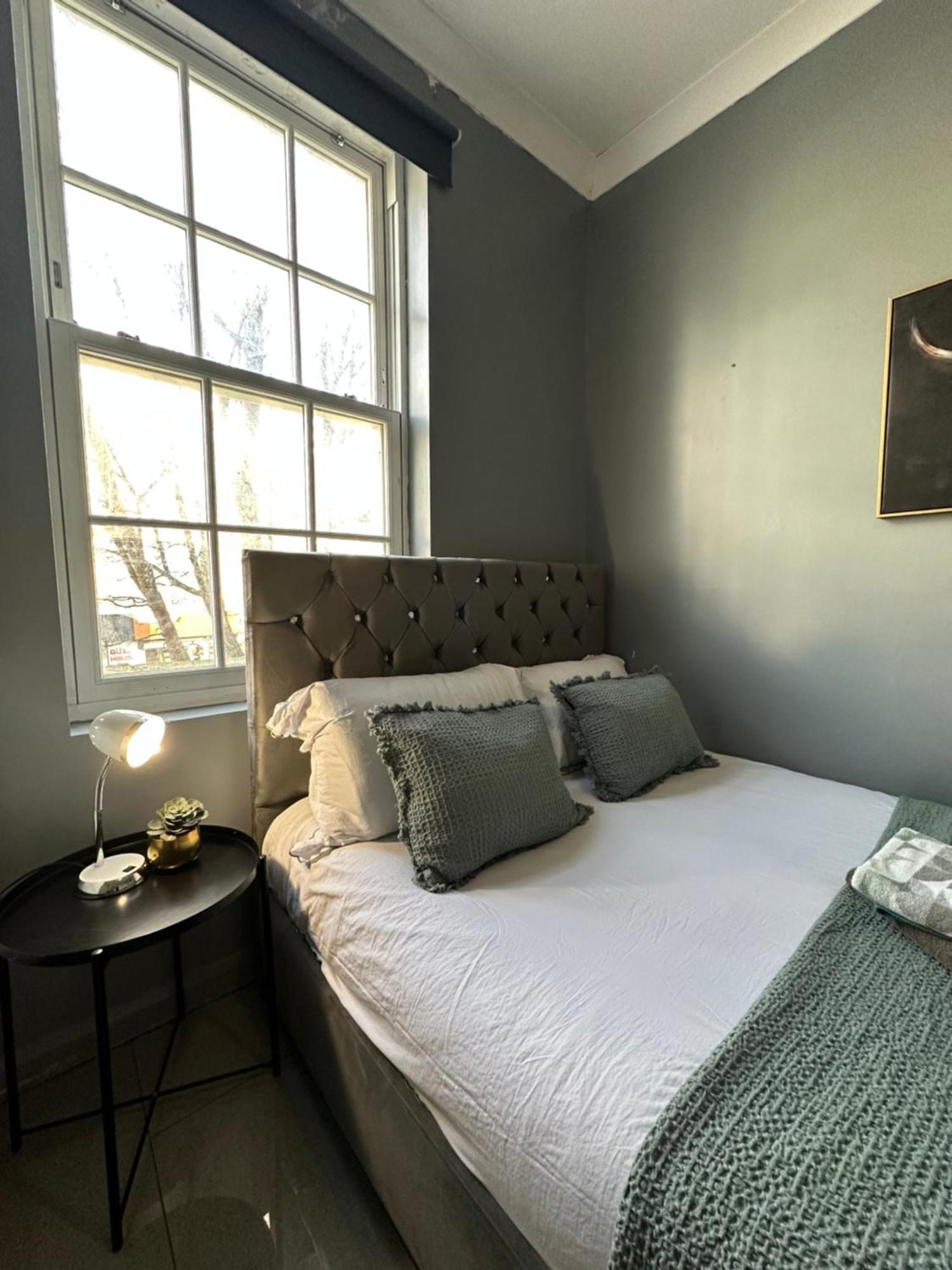 "Bright & Spacious" 3 Bedroom Flat By Kings Cross, St Pancras Station!!!!64 Лондон Екстериор снимка