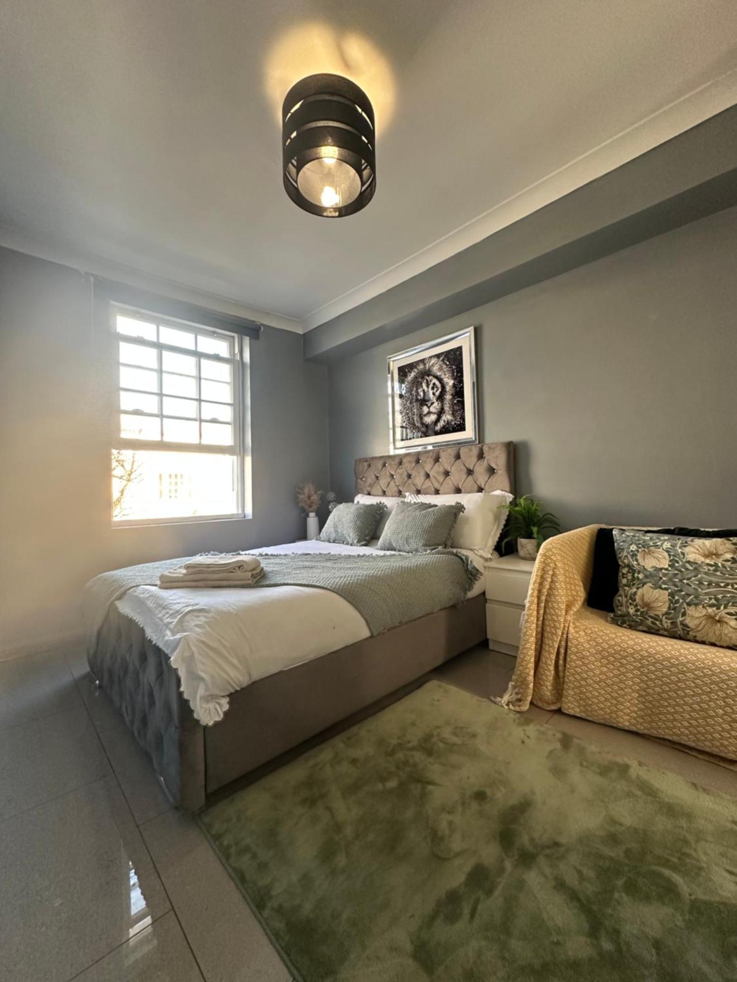 "Bright & Spacious" 3 Bedroom Flat By Kings Cross, St Pancras Station!!!!64 Лондон Екстериор снимка