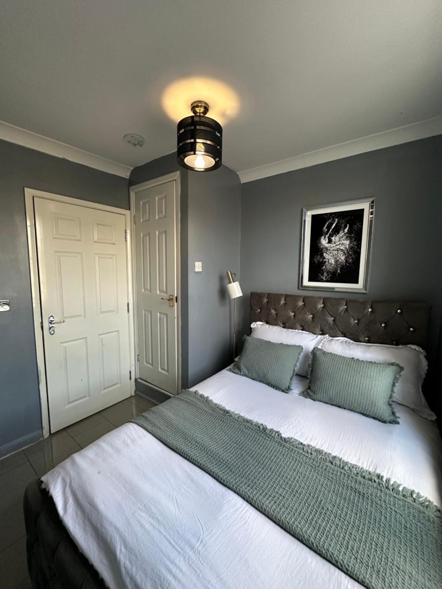 "Bright & Spacious" 3 Bedroom Flat By Kings Cross, St Pancras Station!!!!64 Лондон Екстериор снимка