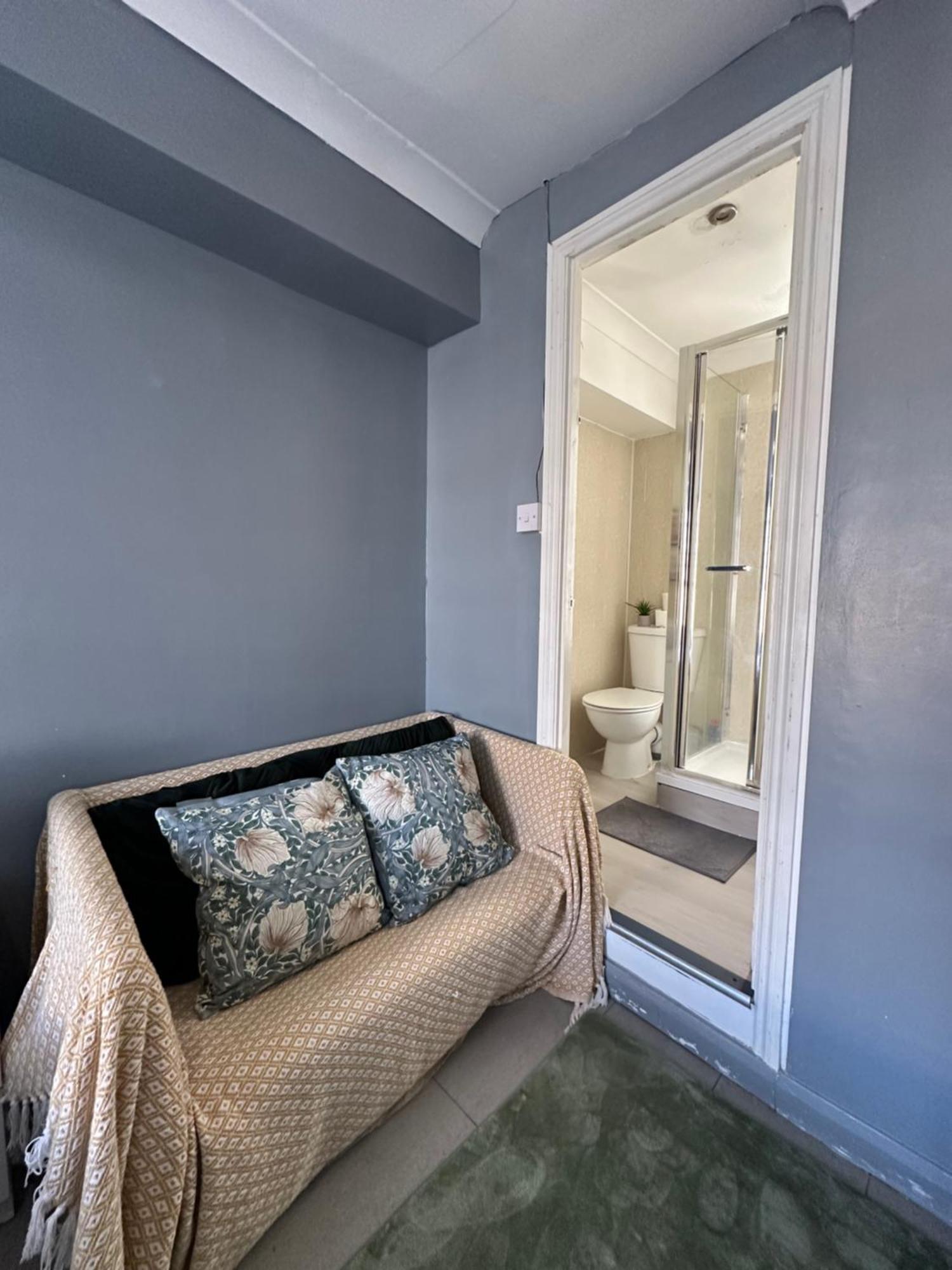 "Bright & Spacious" 3 Bedroom Flat By Kings Cross, St Pancras Station!!!!64 Лондон Екстериор снимка