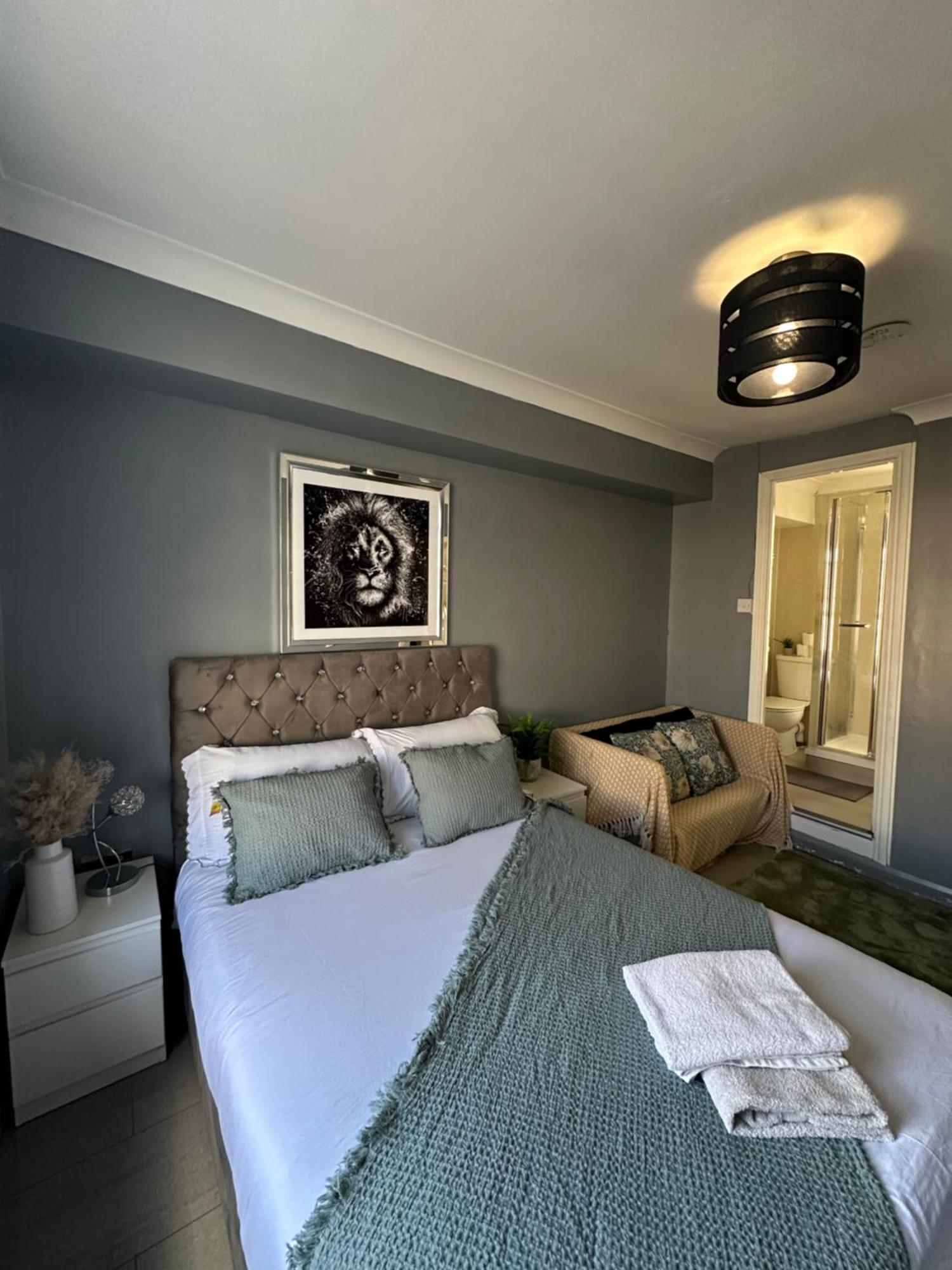 "Bright & Spacious" 3 Bedroom Flat By Kings Cross, St Pancras Station!!!!64 Лондон Екстериор снимка