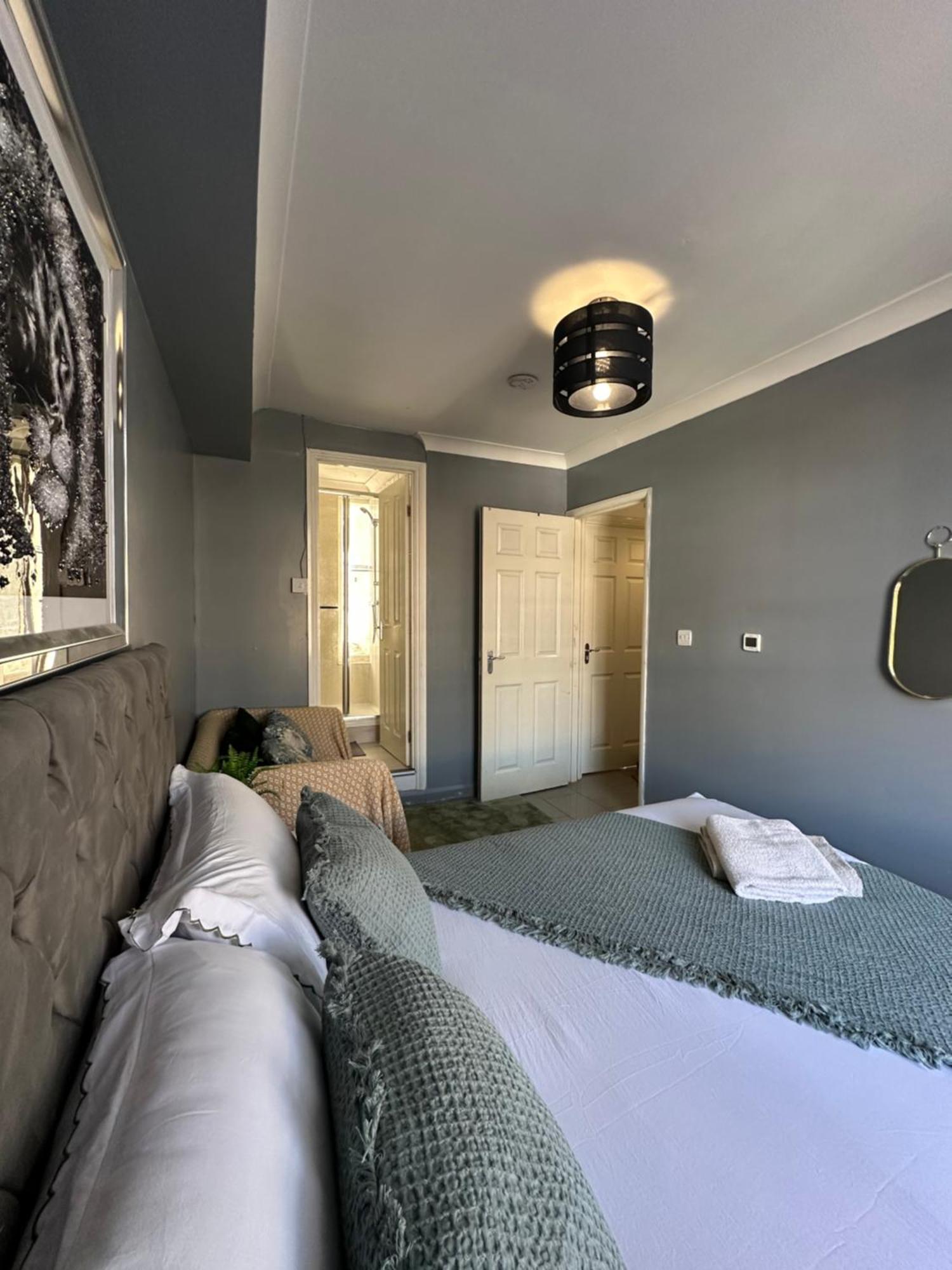 "Bright & Spacious" 3 Bedroom Flat By Kings Cross, St Pancras Station!!!!64 Лондон Екстериор снимка
