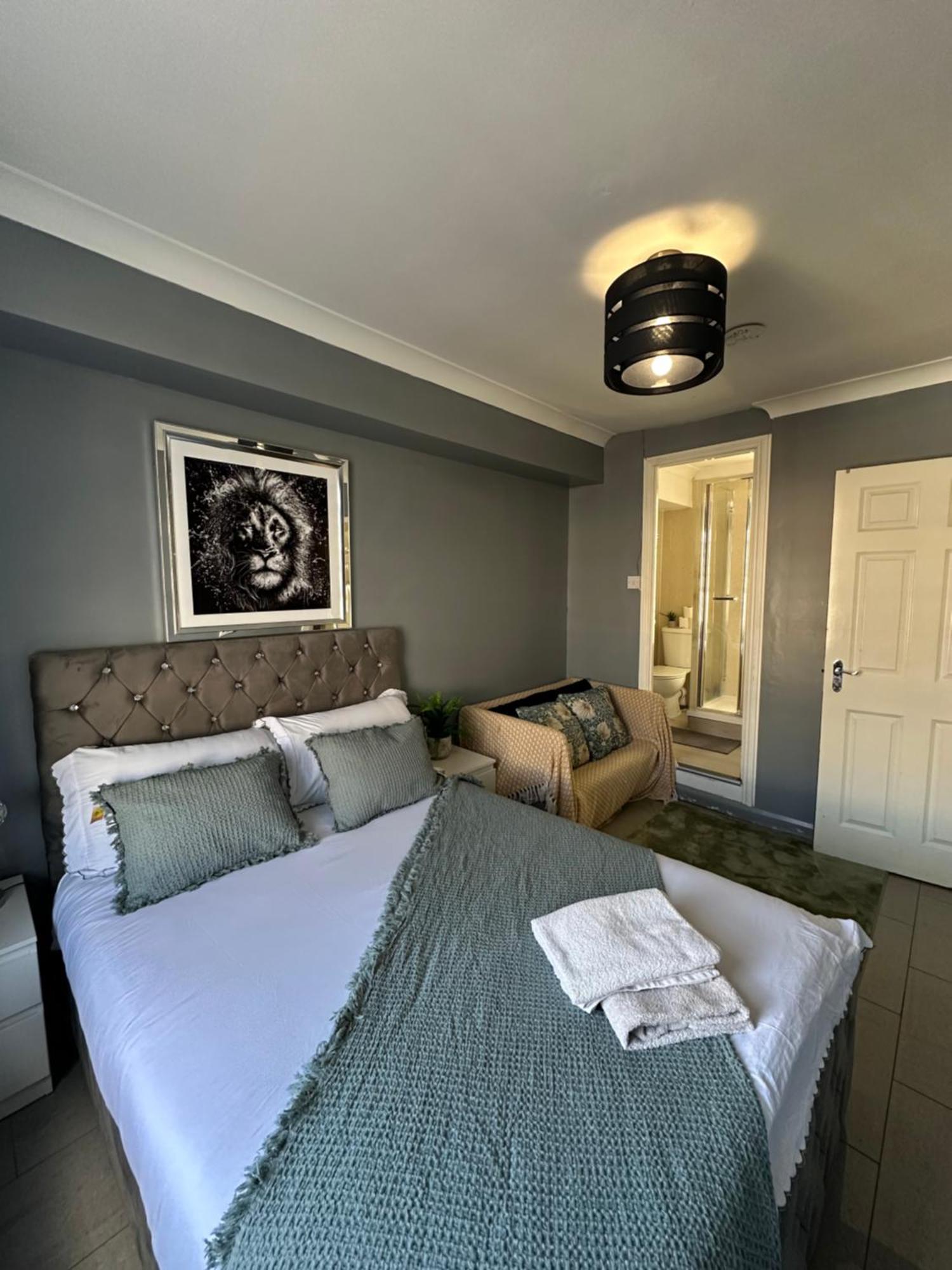 "Bright & Spacious" 3 Bedroom Flat By Kings Cross, St Pancras Station!!!!64 Лондон Екстериор снимка