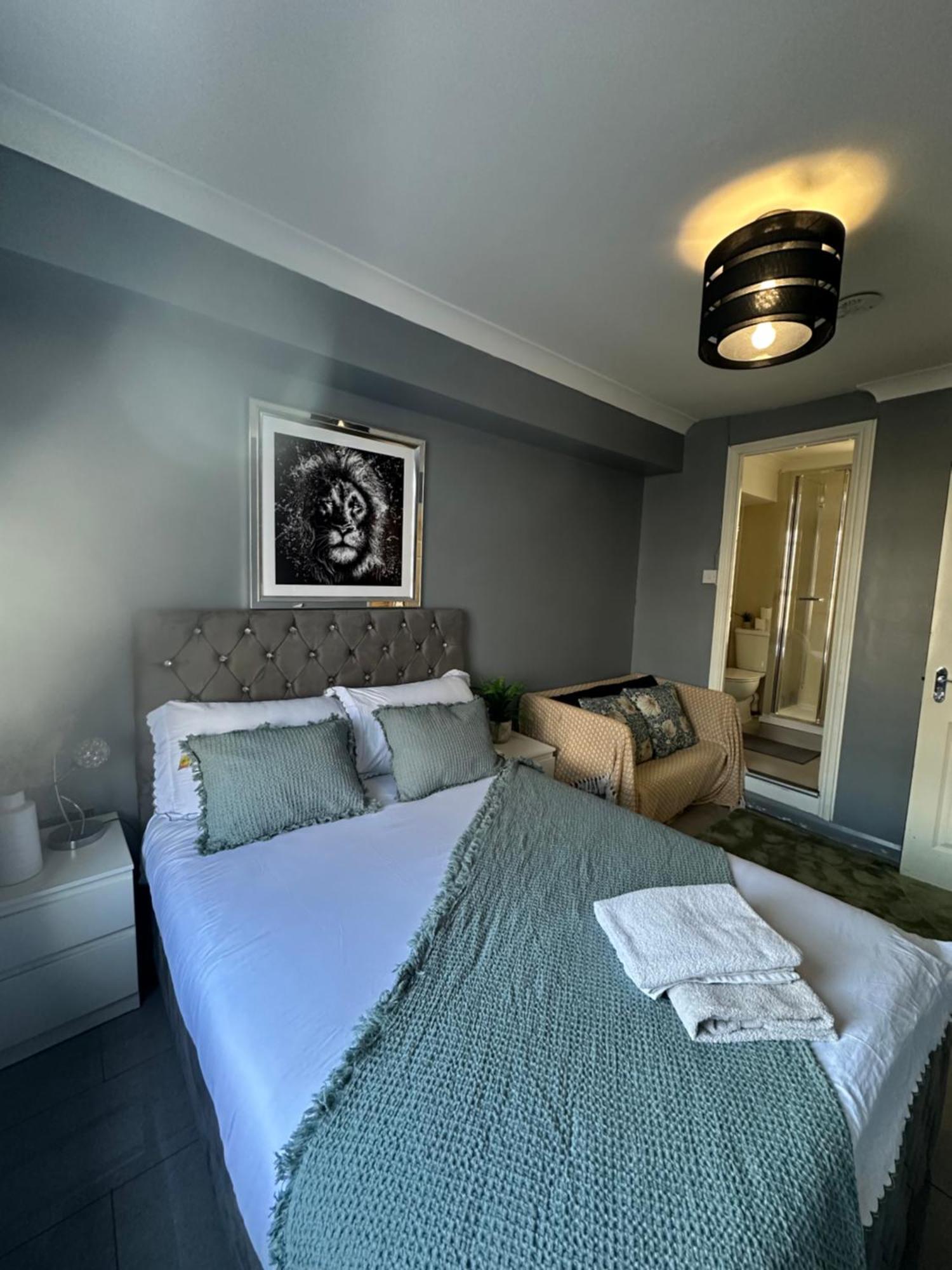"Bright & Spacious" 3 Bedroom Flat By Kings Cross, St Pancras Station!!!!64 Лондон Екстериор снимка