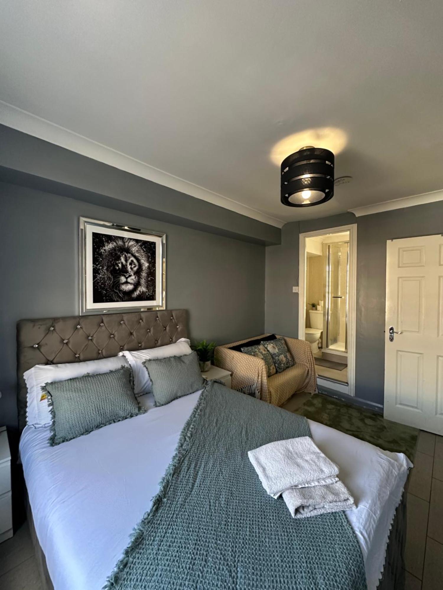 "Bright & Spacious" 3 Bedroom Flat By Kings Cross, St Pancras Station!!!!64 Лондон Екстериор снимка