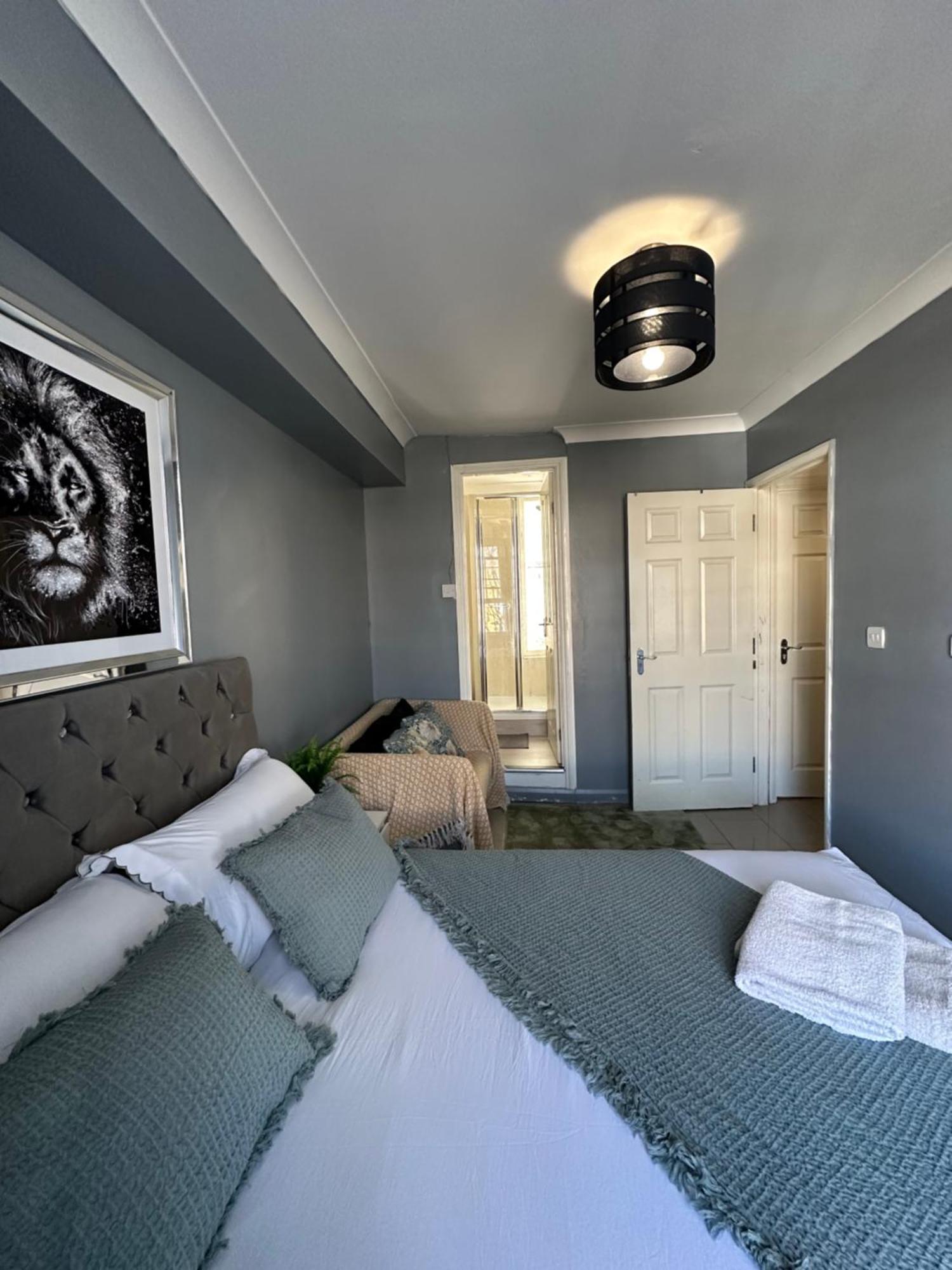 "Bright & Spacious" 3 Bedroom Flat By Kings Cross, St Pancras Station!!!!64 Лондон Екстериор снимка