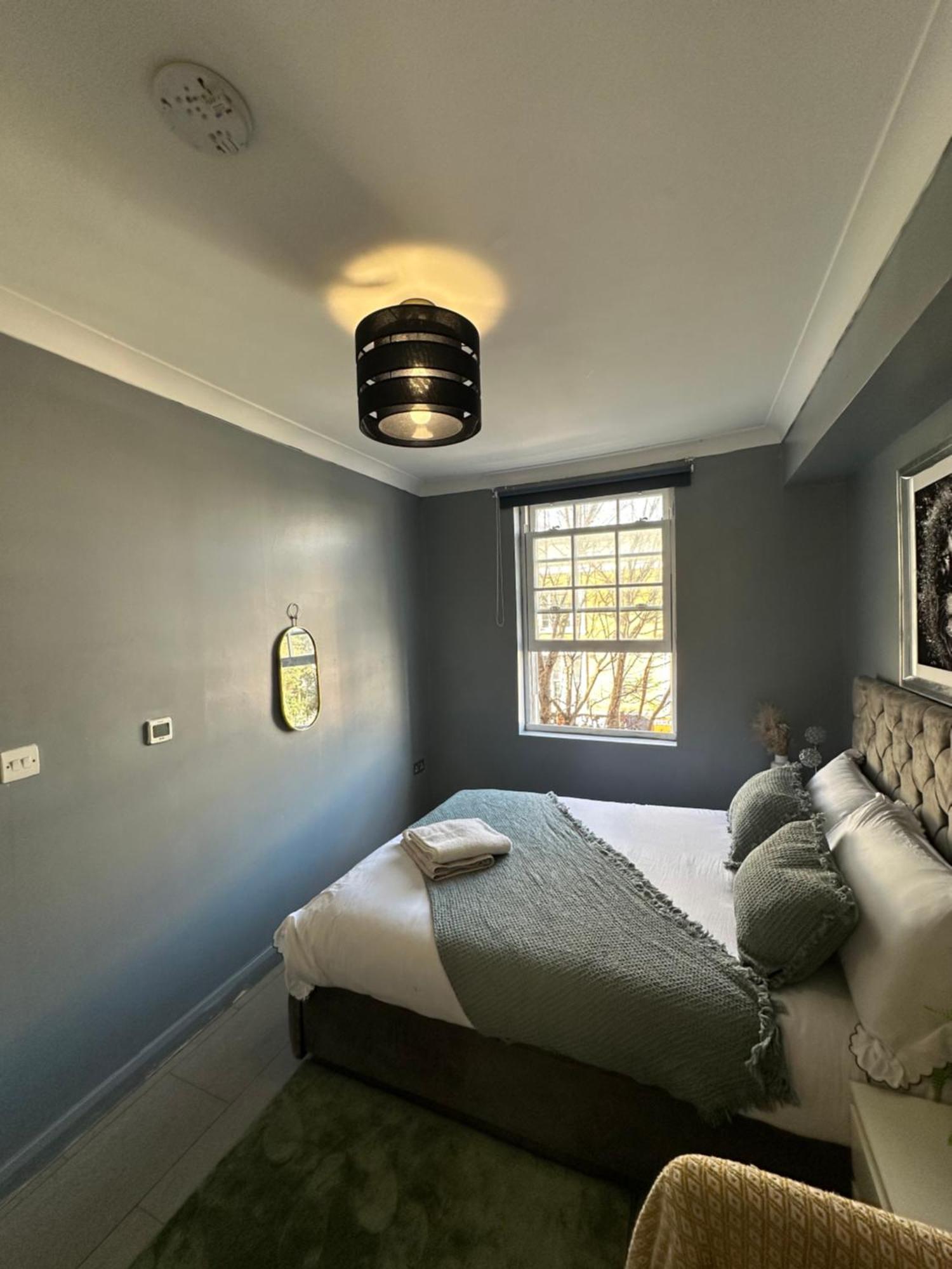"Bright & Spacious" 3 Bedroom Flat By Kings Cross, St Pancras Station!!!!64 Лондон Екстериор снимка